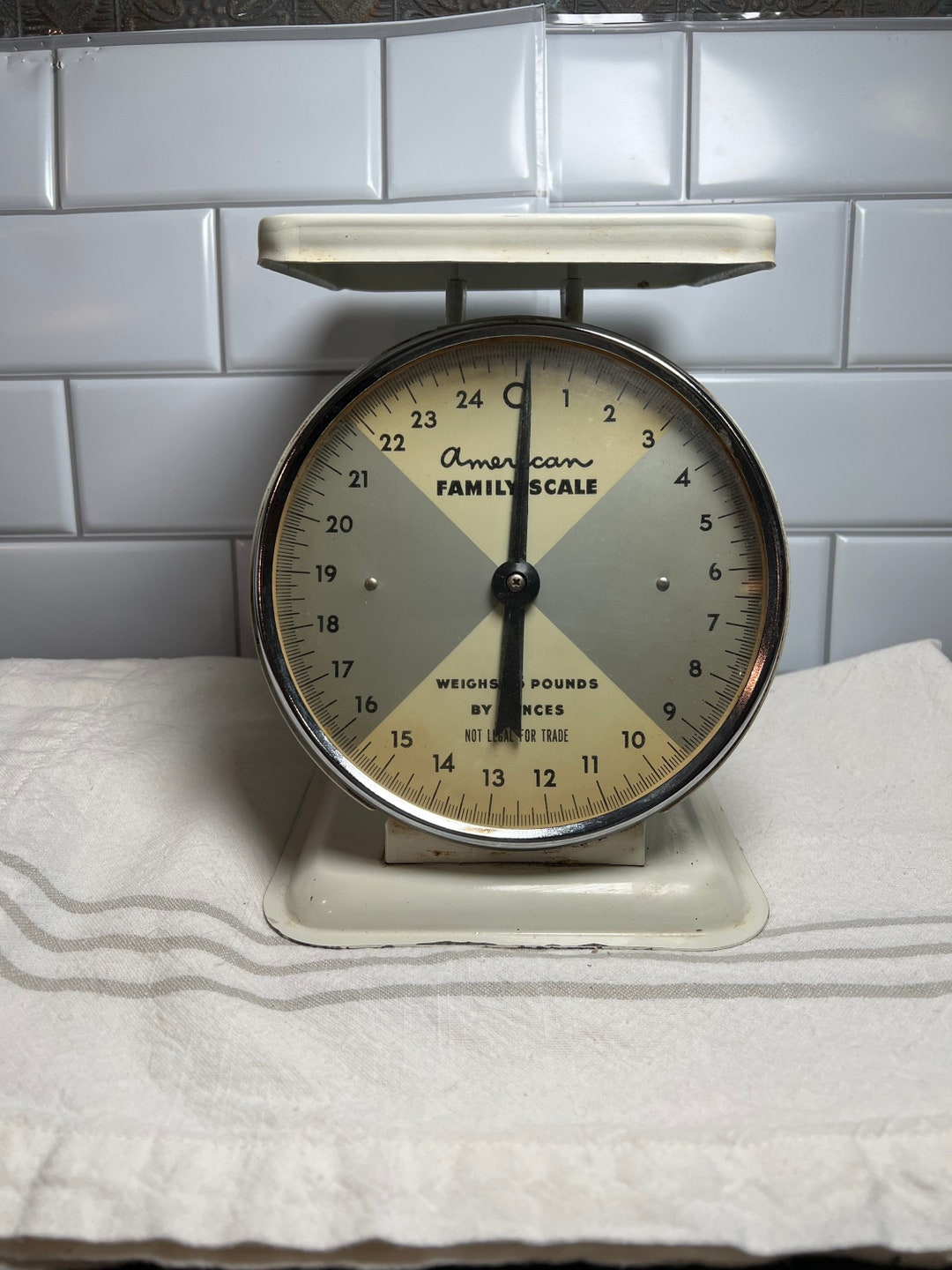 Vintage Kitchen Scale - Etsy