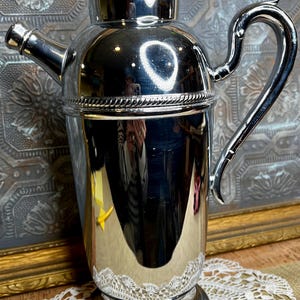 Art Deco Chrome Cocktail Shaker