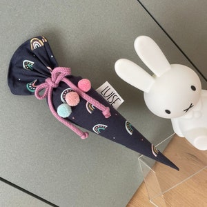 Geschwistertüte Kindergartentüte Vorschultüte mit Namen aus Stoff | Zuckertüte für Mädchen Personalisierbar „JIPPIE Rainbow“
