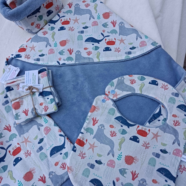 Cotton and bamboo bath cape with wipes and baby bib pattern marine animals