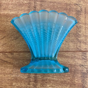 Vintage Art Deco Davidson Blue Frosted Glass Vase c.1930’s