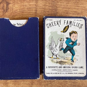 Conjunto completo vitoriano antigo de jogo de cartas para famílias alegres por De La Rue & Co.