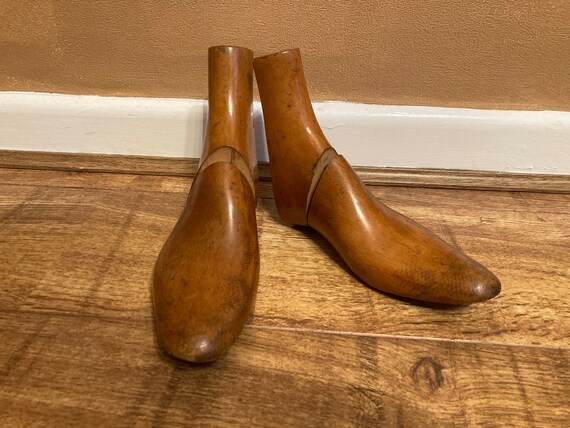 Antique Pair of Wooden Hinged Shoe Lasts