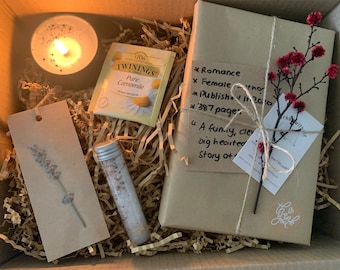 Gift box - Surprise your significant other, family or friends with a blind date with a book!