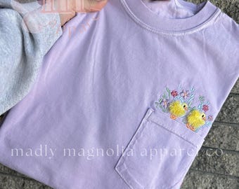 Fluffig anka & blommor ficktröja || Komfortfärgade tröja || Broderade ankor || Broderad tröja för våren || Fluffig anka tröja