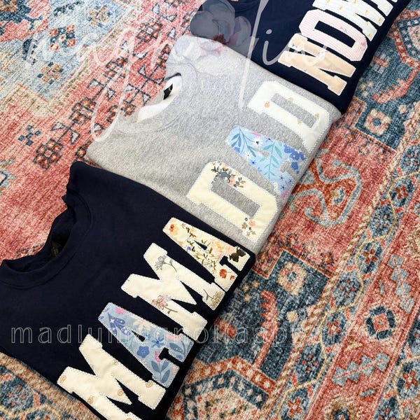 Personalized Baby Clothes Applique Sweatshirts || Mama Sweatshirt || Custom Mama & Dada Apparel || Gifts for Mom || Gifts for Grandma