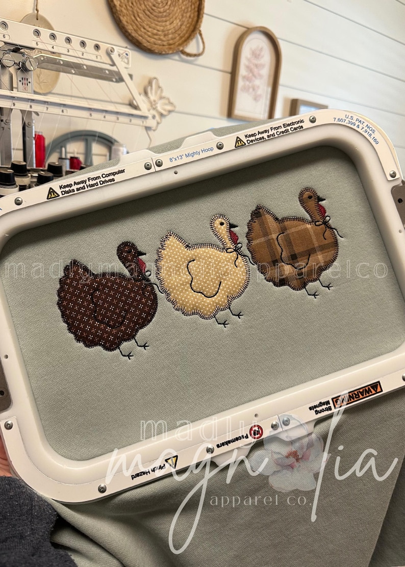 Turkey Trio Appliqué Sweater and Tshirt || Thanksgiving Sweater || Custom Appliqué || Turkey Day Tshirt || Thanksgiving afbeelding 4