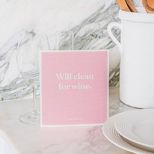 Panos de prato biodegradáveis para amantes de vinho | Will Clean for Wine in Pink | Limpeza ecológica | Impressão de garrafa de vinho | Toalhas de papel reutilizáveis