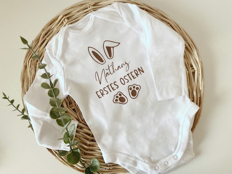 Mein erstes Ostern-Body mit Namen Baby Outfit Personalisiertes Oster Outfit Bild 1