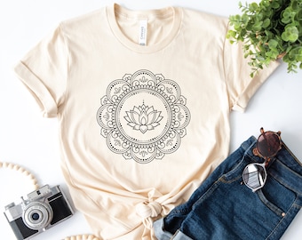 Lotus Blumen Shirt, Mandala Shirt, Frühling Shirt, Yoga Liebhaber Shirt, Meditation Shirt, Lotus Geschenk, Floral Mandala Shirt, Yoga Liebhaber Geschenk