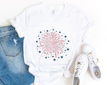 Camiseta del 4 de julio, camiseta de cuello en V con fuegos artificiales de EE. UU., camiseta americana, camiseta del Día de la Independencia, regalo para estadounidenses, camiseta roja, blanca y azul, camiseta patriótica