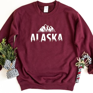 Alaska Sweatshirt, Alaska Gift, Alaska Crewneck Sweater, Vacation Crewneck, Alaska Oversize Sweatshirt, Mountain Pullover Sweater