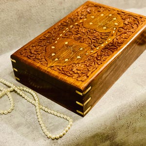 Wooden flower jewelry box
