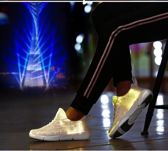 Shinmax Fibre Optique Chaussures DEL Chaussures 7 couleurs 4 Modes USB Rechargeable Light Up Shinmax Fibre Optique Chaussures DEL Chaussures 7 couleurs 4 Modes USB Rechargeable Light Up