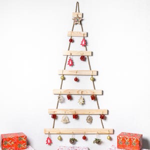 Handcrafted Wooden Wall Christmas Tree: Eco-Friendly Holiday Decor