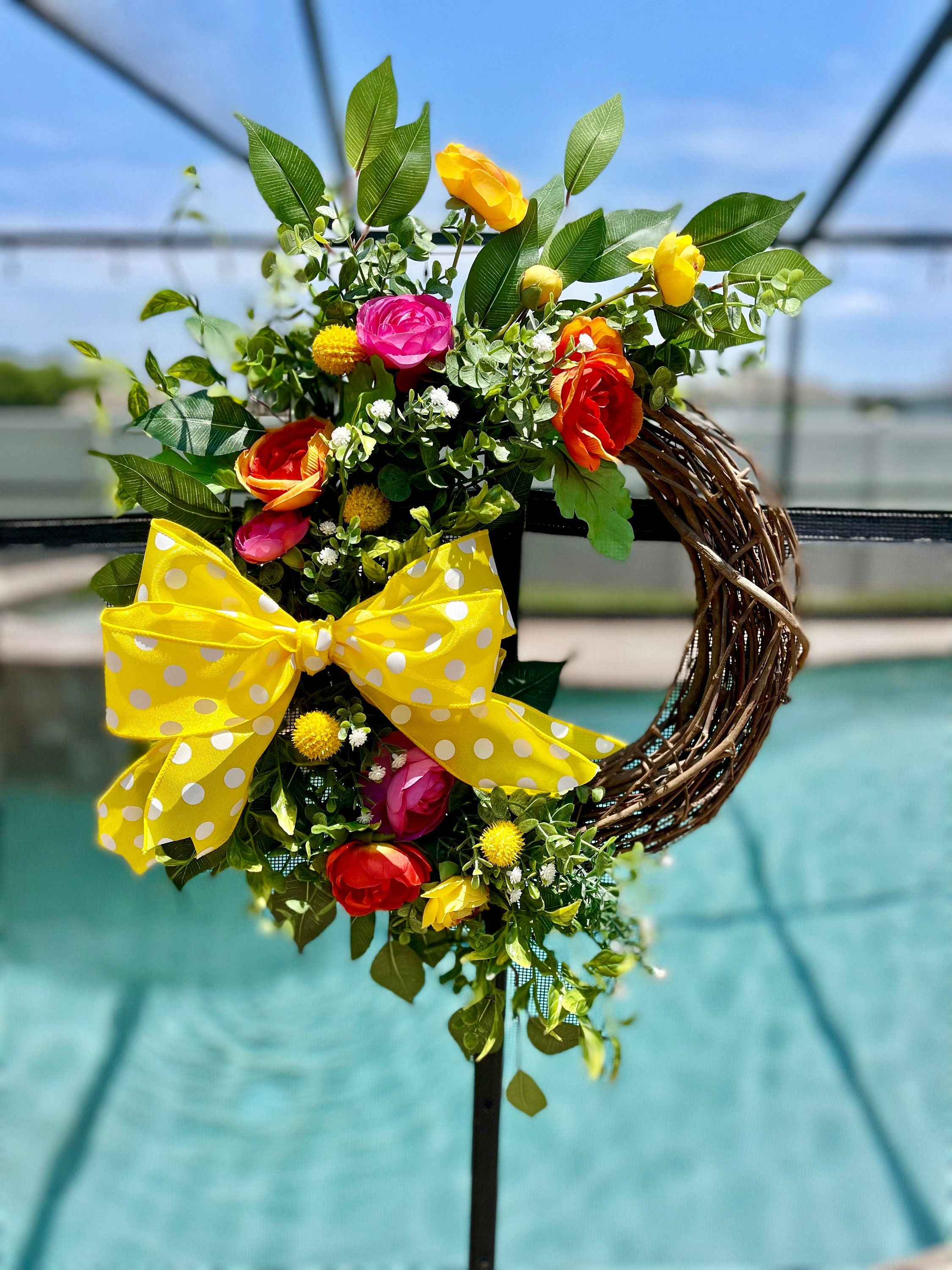 Spring Wreath for Front Door, Colorful Easter Wreath, Bright Ranunculus  Outdoor Decor, Spring and Summer Floral Grapevine, Yellow Polka Dots