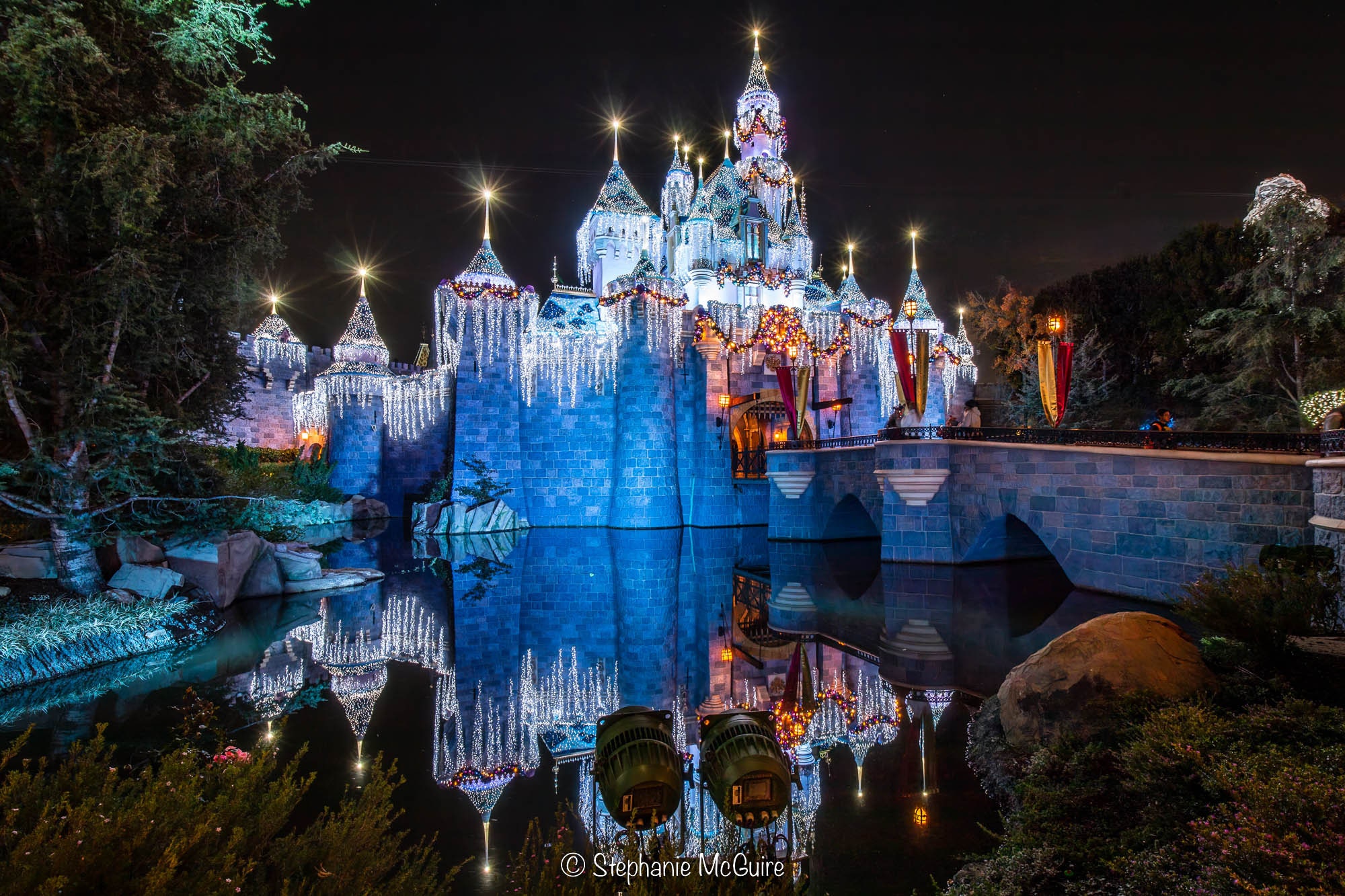 Disneyland Castle At Christmas disneyland-castle-at-christmas