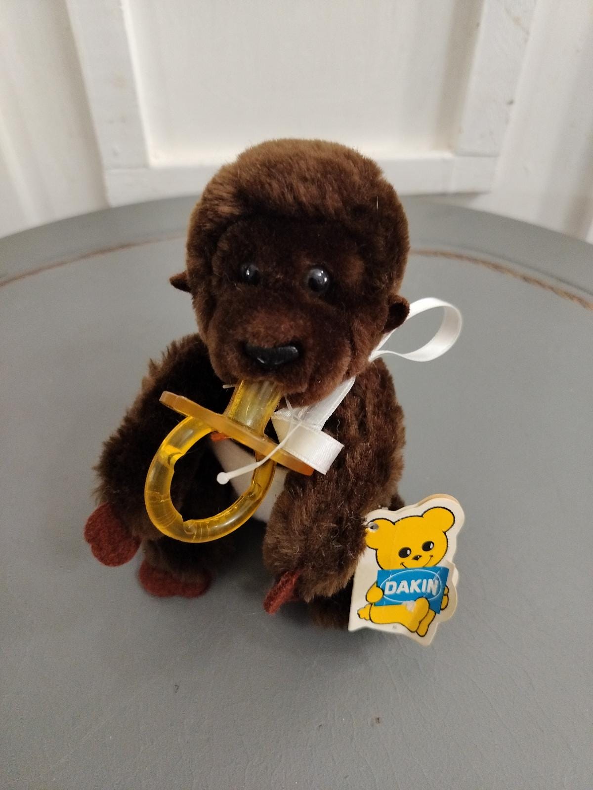 ヴィンテージ Dakin ぬいぐるみ ゴリラ ベビーおしゃぶり 6インチ