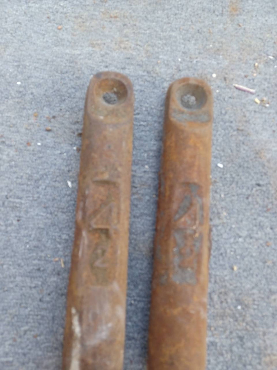 Two WINDOW SASH WEIGHTS 4 Pound Vintage Antique Cast Iron 9. Condition is Preowned inhome