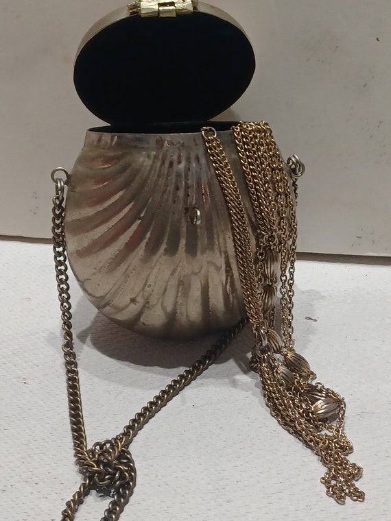 vintage metal clam shell purse metallic seashell pattern black velve
