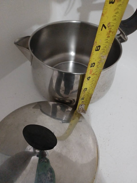 Vintage Stainless Steel Farberware Tea Kettle Stovetop 2 Qt Model 762.  Condition is Pre-owned in Good Condition but Have Normal Vintage Wear 