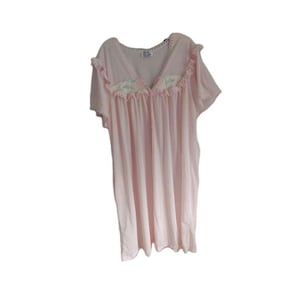 VTG Woman&#39;s Pink Nylon Nightgown Floral Lace Trim, Button-Up 1 Pocket 26w