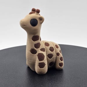 Giraffe Fidget Buddy - 3D Printed Articulated Sensory Toy in Beige with Brown Spots for ASMR, Autism, ADHD & Anxiety Relief