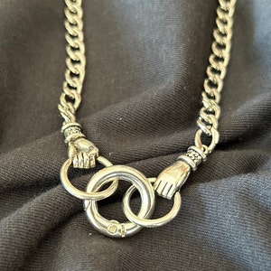 Silber Offene Hand Halskette, Festhalten an Hoffnung Halskette, Greifen Hände Schmuck, Hand in Hand Silberkette klobige Kette, 2025 Weihnachten