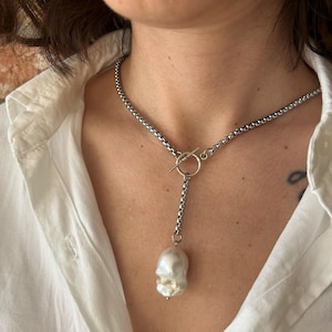 Chunky Silver Lariat Pearl Necklace, Pearl Link Necklace, Statement Silver Jewelry, Modern Lariat Pendant, Unique Gift for Her, Y necklace
