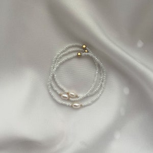 Filigranes Perlenarmband mit Süßwasserperle Freundschaftsarmband Geschenk zur Geburt, Muttertag, Geburtstag Bild 2
