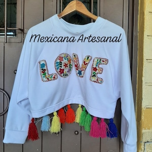 Sudadera corta、bordada a mano、手刺繍セーター、カラフル、メキシコ刺繍、手作りセーター