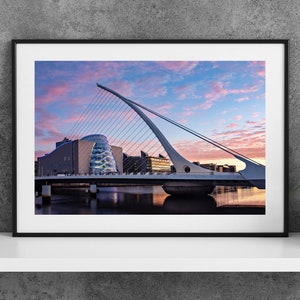 Affiche de photographie imprimable Dublin Irlande - Samuel Beckett Bridge at Dawn - Digital Download Wall Art