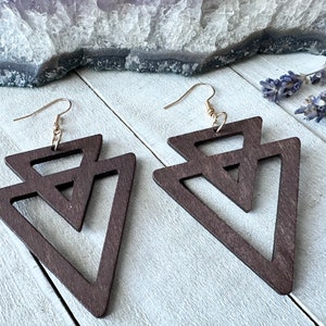 Wood Triangle Earrings, Wooden Arrow Head Earrings, minimalist, simple wood earrings
