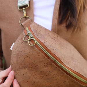 ELIANA Cork bum bag image 2