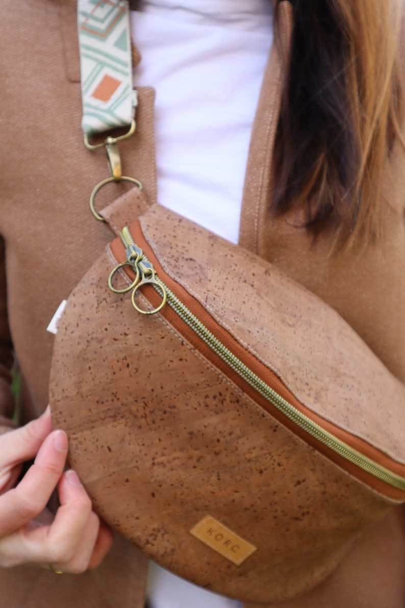 ELIANA Cork bum bag image 2