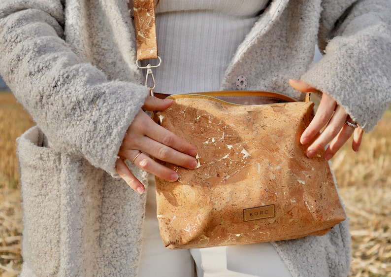 ISABELLA Shoulder bag made from vegan cork image 2