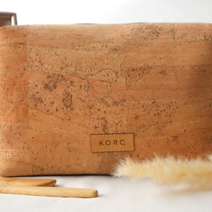 LUCA large Cork toiletry bag with outside pocket image 4