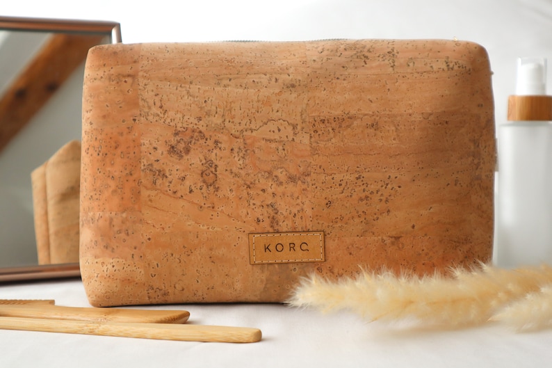 LUCA large Cork toiletry bag with outside pocket image 4