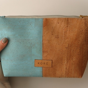 LINA Cork toiletry bag Blau & Natur