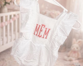 Pelele de lino con volantes personalizado para bebé / Conjunto con monograma, Ropa de bebé en tonos neutros