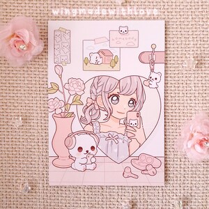 Impression d'art mat/holographique carte postale Anime Girl ours mignon Homebody - par wingmadewithlove