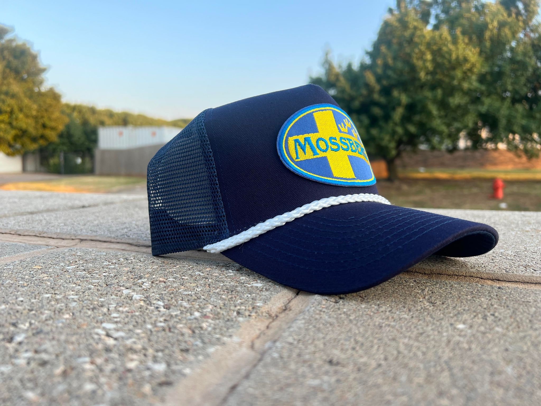 Vintage MOSSBERG Guns Rope Snapback Trucker Mesh Hat With