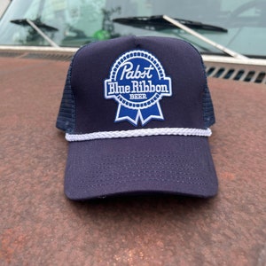 Vintage Style PBR Pabst Trucker Snapback Hut mit Blauem Band Patch - Einheitsgröße - Mesh Back - Perfekt für Bierliebhaber!