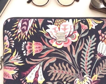 Black and floral laptop sleeve, laptop case, padded laptop cover all sizes or custom made, IPad MacBook MacBook Pro, flat zipper pouch