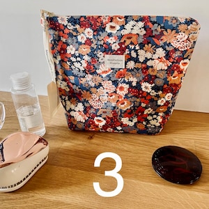 Grande trousse de toilette en Liberty véritable, molletonnée et doublée en lin, étanche, maquillage 3