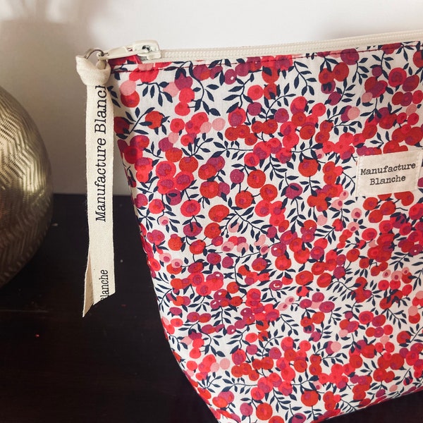 Large toilet bag in authentic Liberty, from the manufacture "Liberty of London" spring summer collection "Bloom"