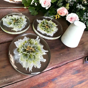Coasters, Flower Coasters, Drink Coasters, Cup Holders, Coaster Set, Handmade Green Flowers Resin Coasters, Housewarming Gift, Resin Art