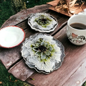 Coasters, Flower Coasters, Drink Coasters, Cup Holders, Coaster Set, Handmade Green Flowers Resin Coasters, Housewarming Gift, Resin Art