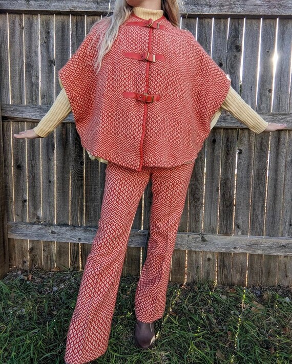 Vintage 60s-70s Country Set Red And Cream Wool Th… - image 1
