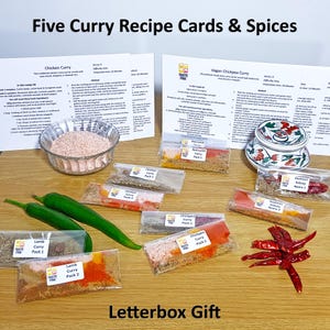 Indian Curry Recipe Kit | Letterbox Gift | 5 Authentic Curry Recipes & Spices | Vegan or Meat Curries | Perfect for Foodies | Free Sticker!
